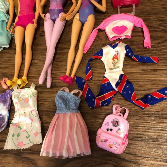HUGE Barbie lot with 7 dolls, clothes, accessories - Picture 2 of 12
